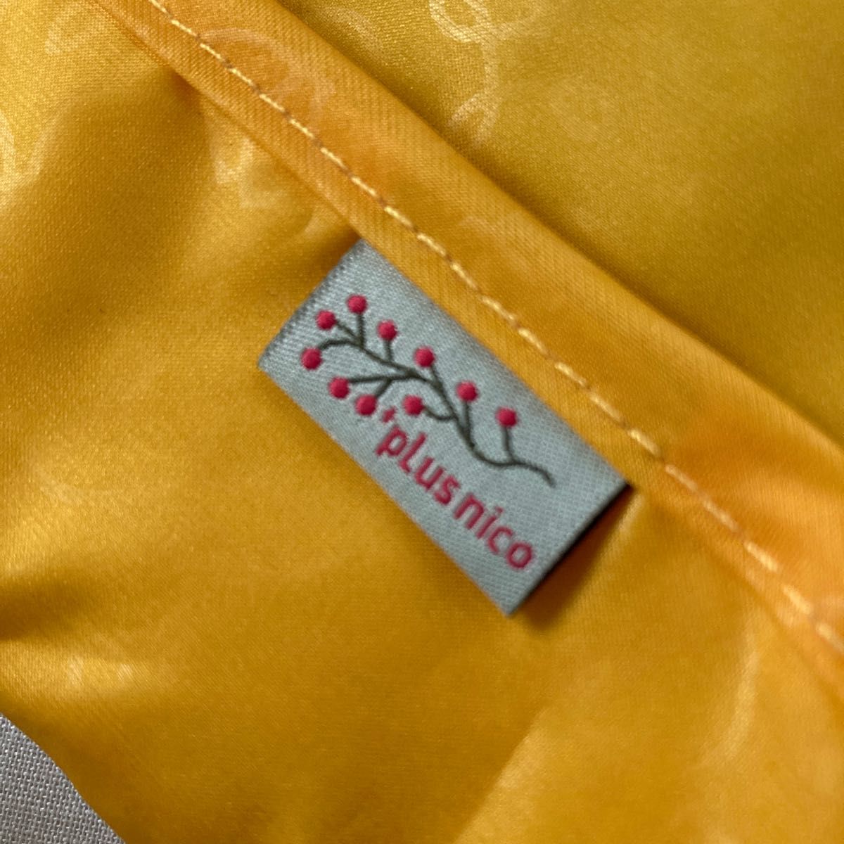 プラスニコ　傘カバー　晴雨兼用 折りたたみ傘 用 マイクロファイバー 宛布 バッグに外付 便利な金具付き未使用　pLus nico