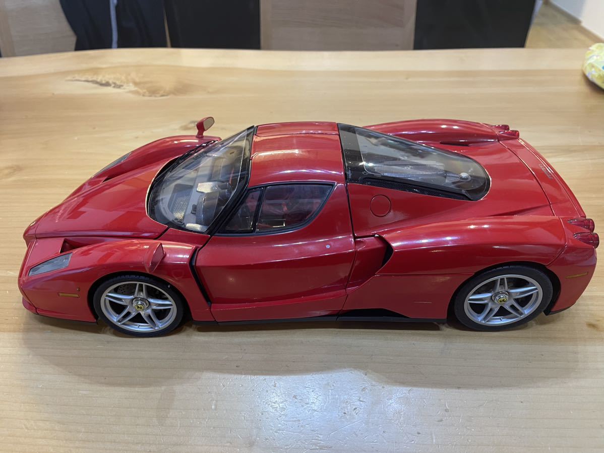 エンツォフェラーリ 1/10 デアゴスティーニ 完成品ENZO Ferrari