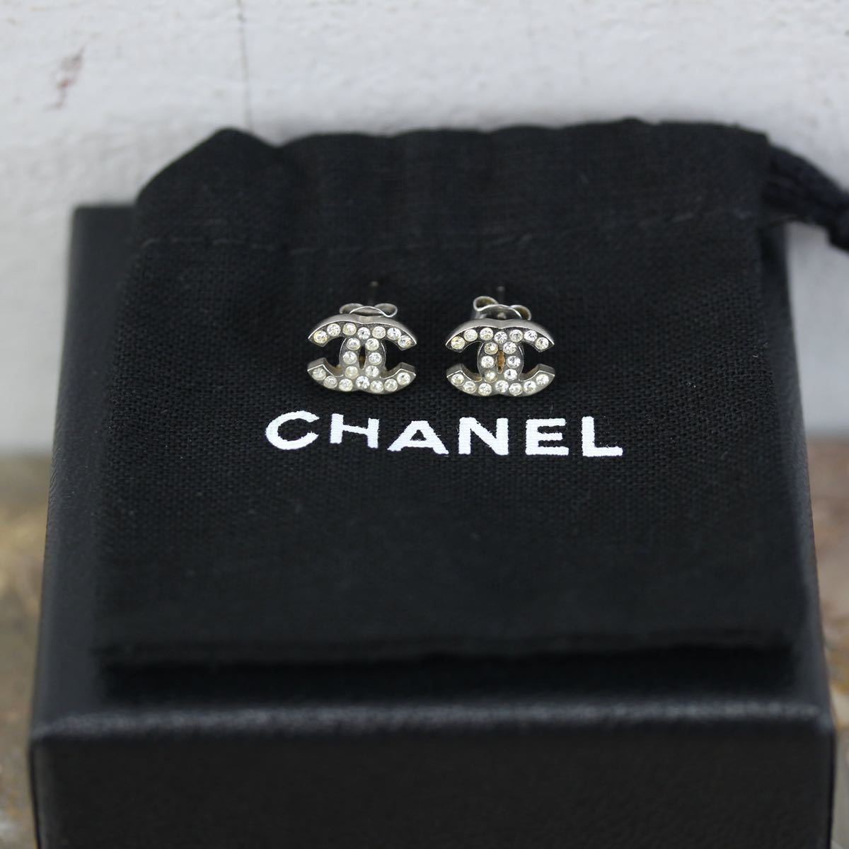 CHANEL A13V CLEAR STONE COCO MARC DESIGN EARRING MADE IN FRANCE