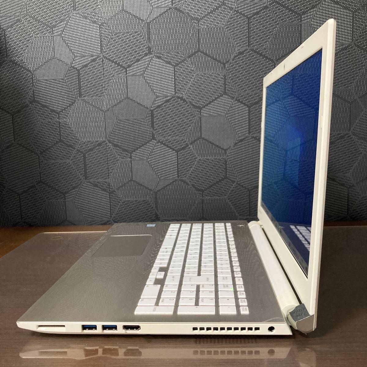 美品訳あり TOSHIBA dynabook PT65DGP-RJA T65/DG #60 i7 7500U 4GB 1TB 15.6インチ DVD Bluetooth ONKYO ハイレゾサウンド 9