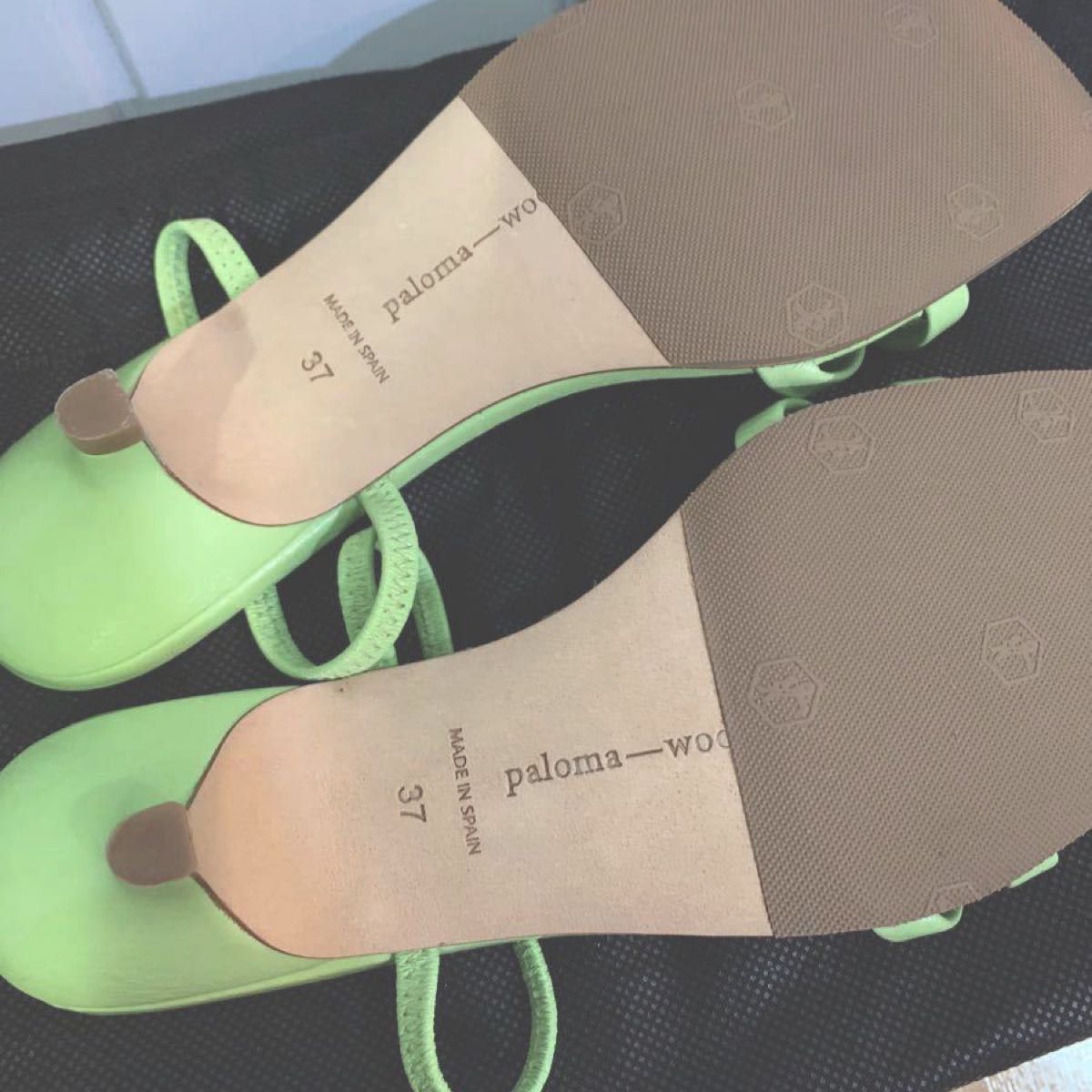 Paloma Wool】 Paloma wool(パロマ ウール)ストラップサンダル 黄緑