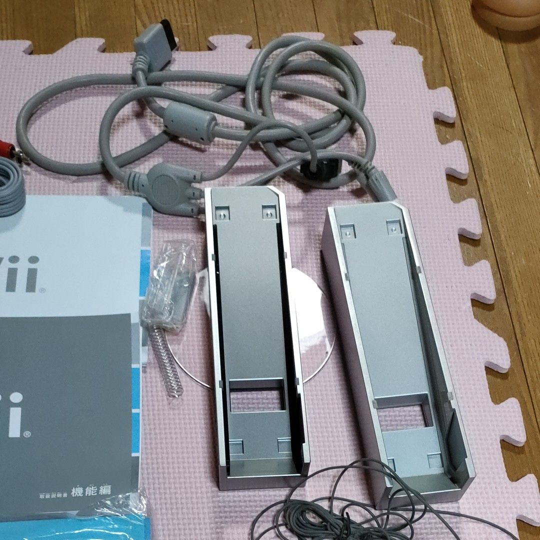 Wii 任天堂Wii ニンテンドー 説明書付き 本体 Wiiリモコンあり