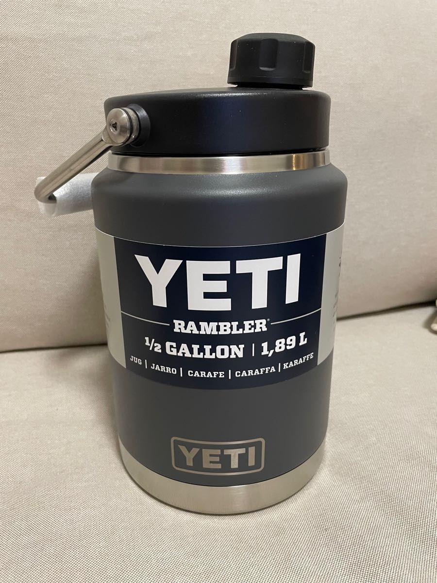 新品未使用) YETI Rambler Half Gallon Jug Charcoal ハーフガロン 