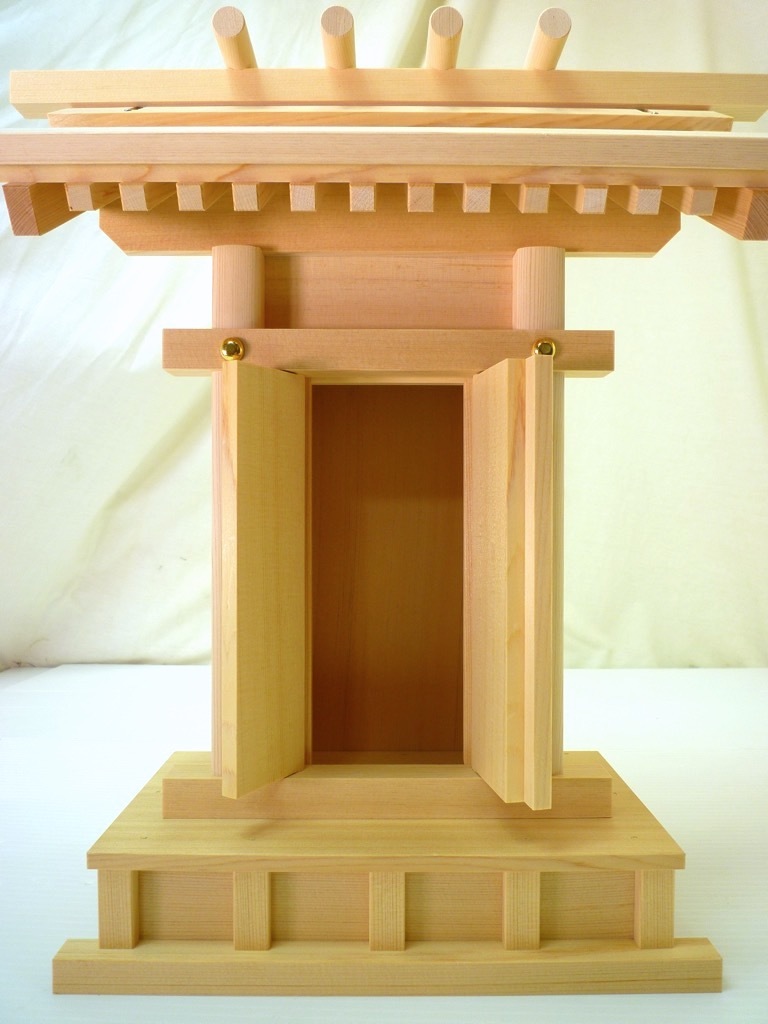  ultimate beautiful goods Ise city god ... household Shinto shrine board . one company . small Special on sculpture god festival . total tree .. made gold . gold finishing Ise city .. thing .. ritual article Buddhist altar fittings . tea utensils festival . supplies worth seeing 