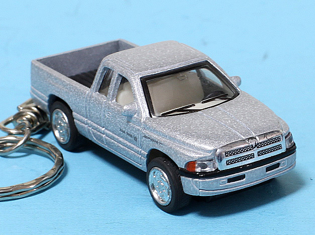 ★☆DODGE RAM 1500☆ダッジ ラム 1500☆プルバックカー☆ミニカー☆キーホルダー・アクセサリー☆★_画像1