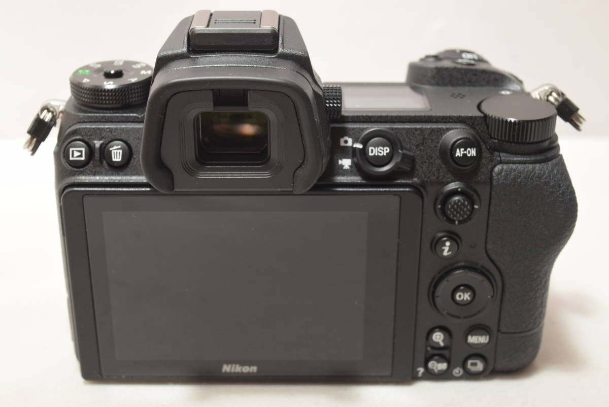 6561ショットの特上品】 Nikon ミラーレスカメラ 一眼 Z7II ボディ