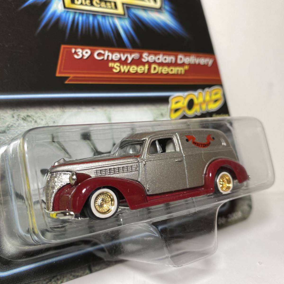 Revell 1/64 LOWRIDERS DieCast '39 CHEVY SEDAN DELIVERY sweet dream シェビー　デリバリー　ローライダー BOMB_画像3