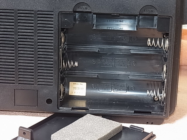 National【RF-2800】ワイドFM76~94MHzまで受信可能 時代を超え National【RF-2800】ワイドFM76~94MHzまで受信可能 時代を超え