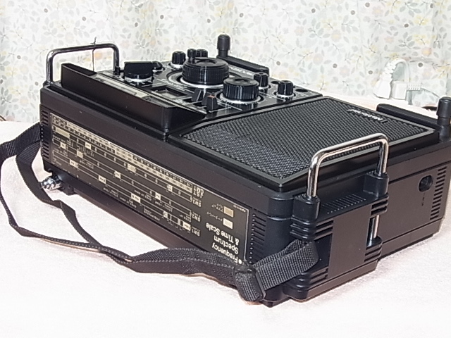 National【RF-2800】ワイドFM76~94MHzまで受信可能 時代を超え National【RF-2800】ワイドFM76~94MHzまで受信可能 時代を超え