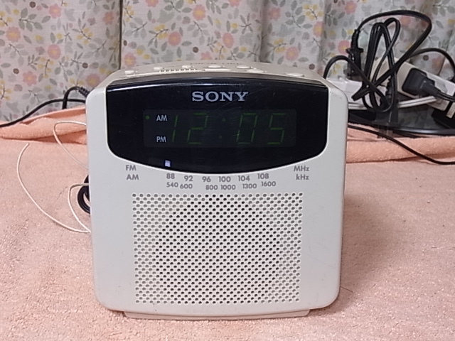 SONY 【ICF-C150】 通電確認 ラジオ受信 管理 22110530_画像1