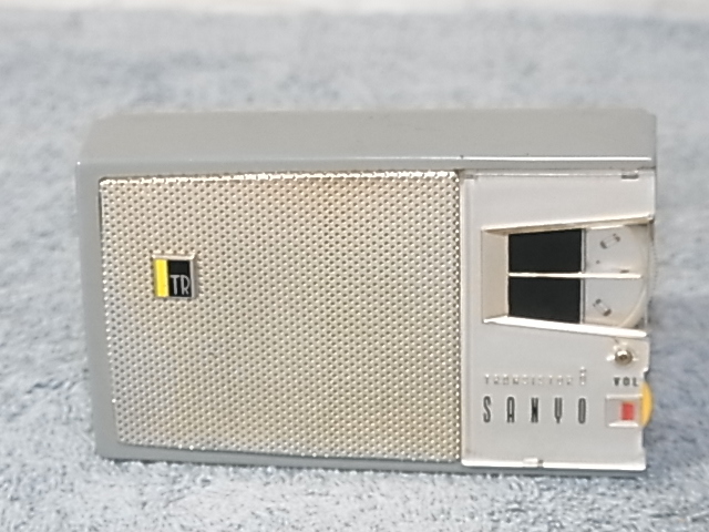 SANYO 【6C-9】 通電確認を行い ラジオ受信します ジャンク扱い SANYO 【6C-9】 通電確認を行い ラジオ受信します ジャンク扱い