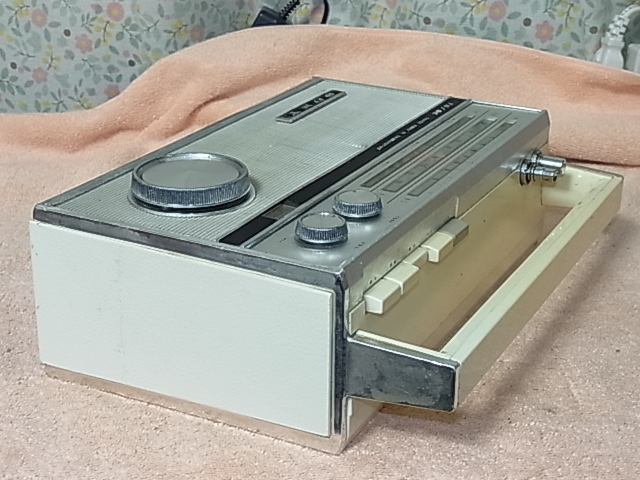 SONY【TFM-116(J)】 MW/FM/SW ラジオ 時代を超えた「男の『超』一流 SONY【TFM-116(J)】 MW/FM/SW ラジオ 時代を超えた「男の『超』一流
