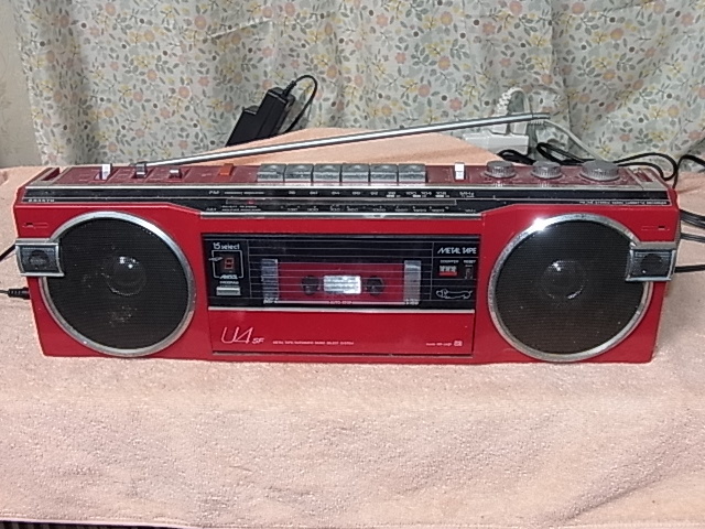 ダイハツ 三洋電機　SANYO【MR-U4SF】メタル対応 おしゃれなラジカセ FM76～108MHzまで受信可能 管理 221105133