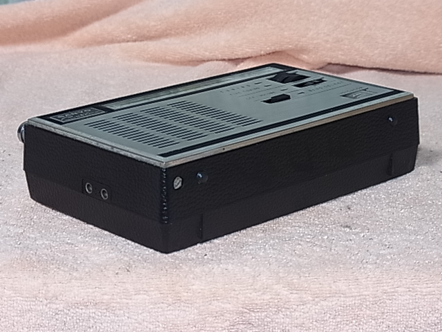 三洋電機 SANYOI 【8S-P25】 AM/SW 50年経過したラジオ希少 分解 三洋電機 SANYOI 【8S-P25】 AM/SW 50年経過したラジオ希少 分解