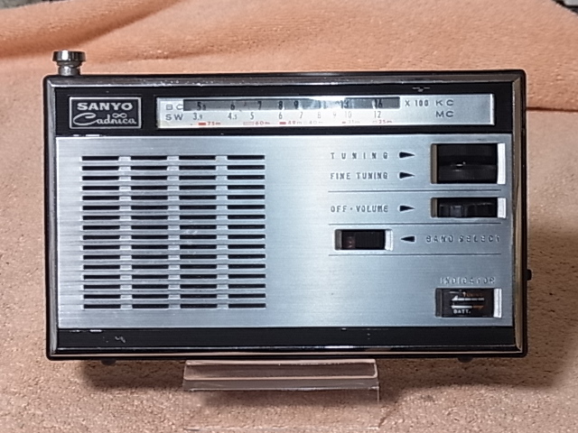 三洋電機 SANYOI 【8S-P25】 AM/SW 50年経過したラジオ希少 分解 三洋電機 SANYOI 【8S-P25】 AM/SW 50年経過したラジオ希少 分解