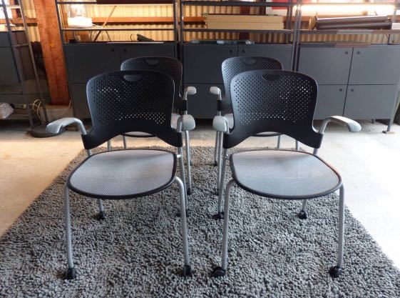 ハーマンミラー ケイパーチェア スタッキングチェア イス 椅子 オフィス 30万円