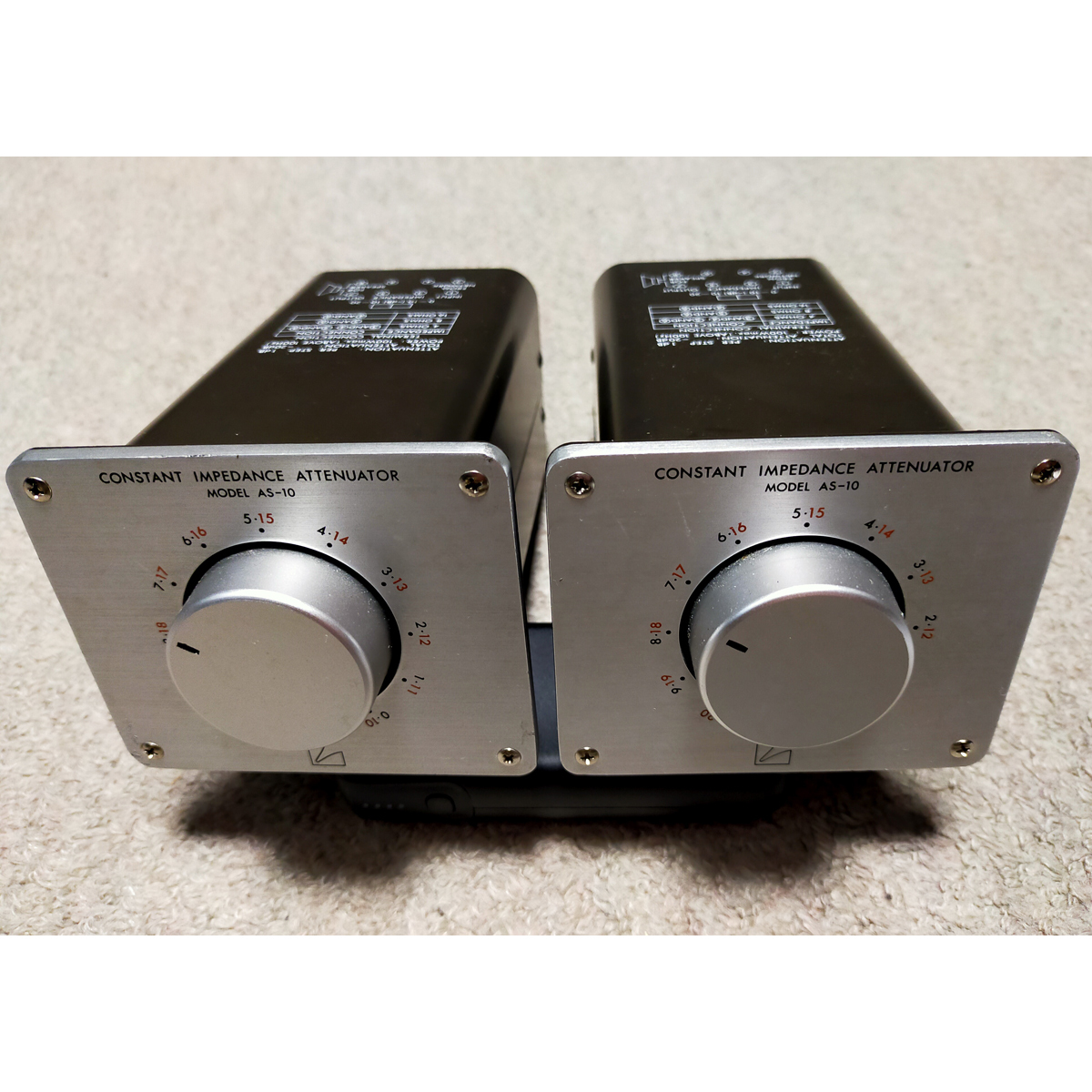 ○LUX 精密級 定インピーダンス型アッテネーター AS-10 ペア ○LUX 精密級 定インピーダンス型アッテネーター AS-10 ペア