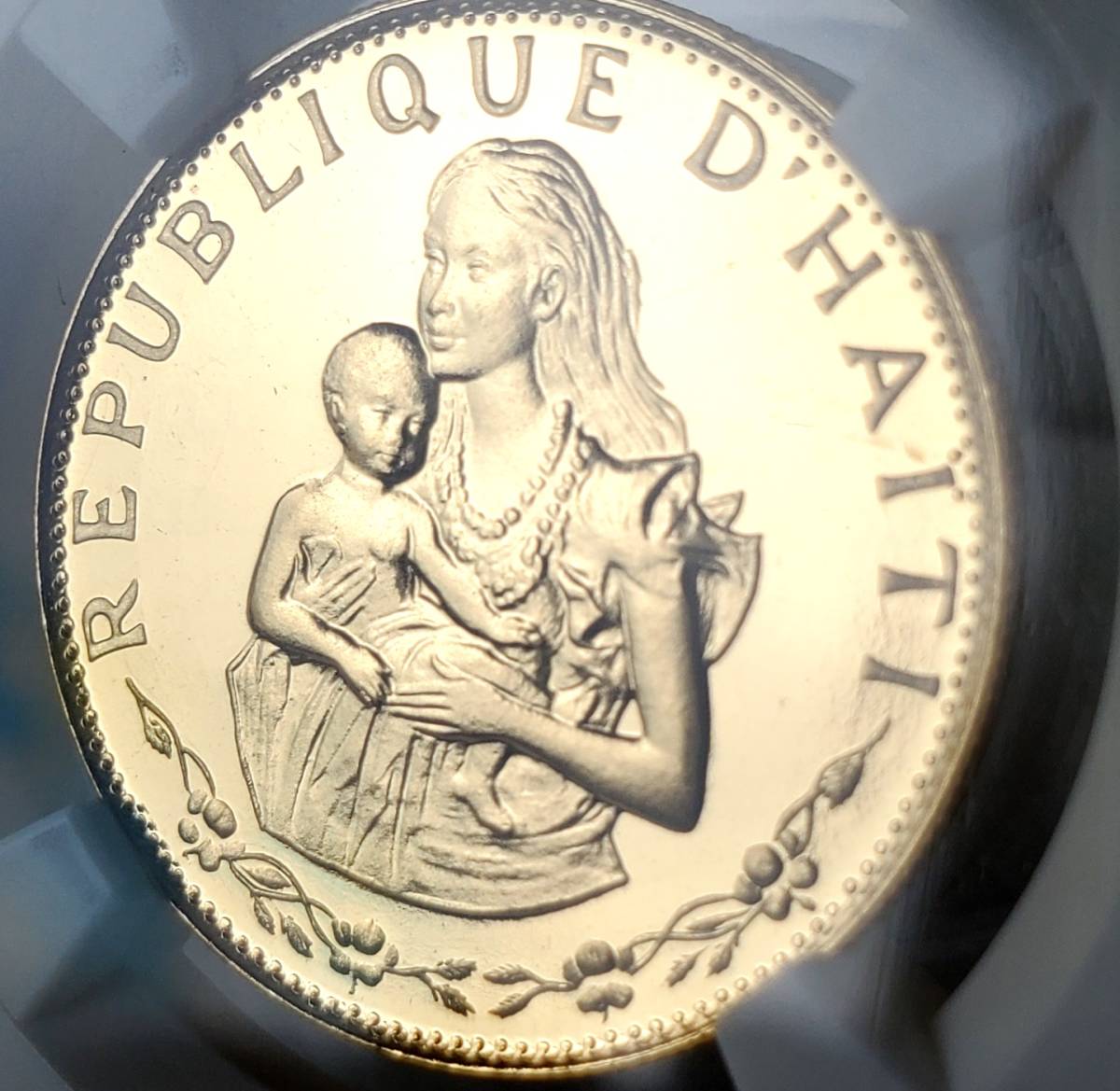 【高鑑定!ウルトラカメオ】1973年 ハイチ 子どもを抱く母 500グールド 金貨 PF67 アンティークコイン