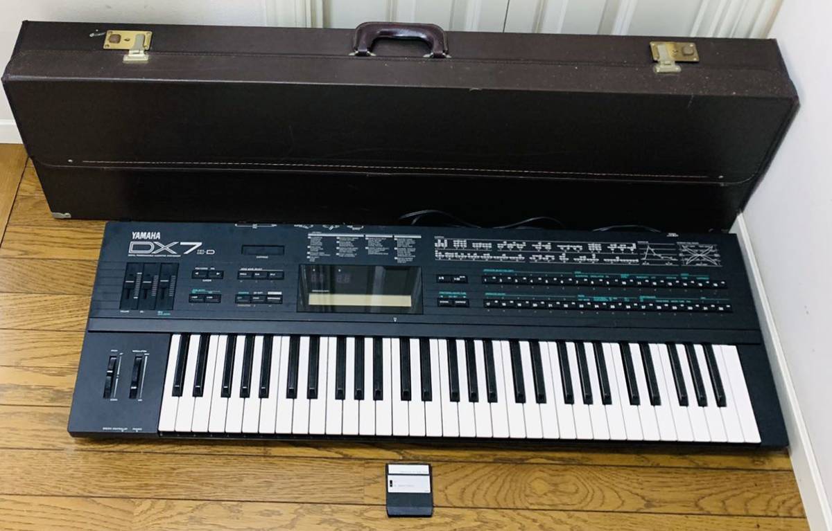 YAMAHA DX7 II D カスタムDATA ROM ハードケース付-