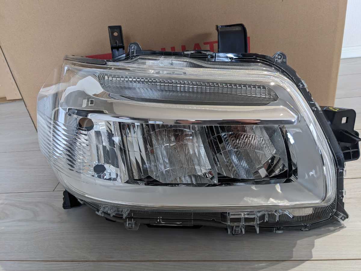 タウンエースヘッドライトユニット左LED スペシャルセール 自動車