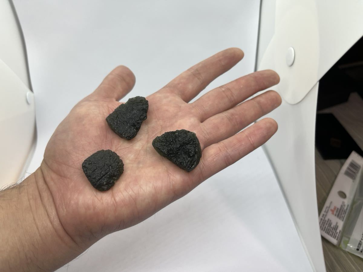 貴重 ３個セット モルダバイト原石 ルース 隕石 モルダウ石 標本 Moldavite の画像8