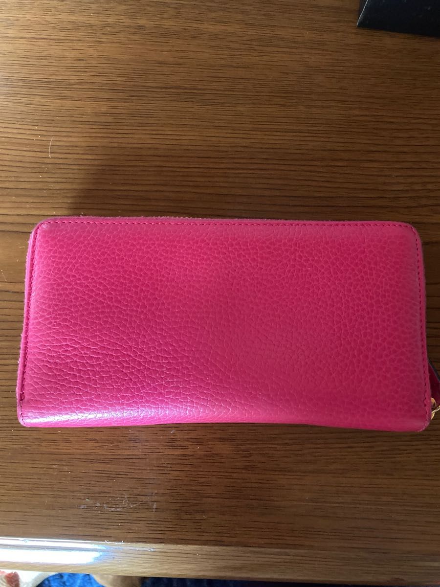 グッチ GUCCI GGモーメント ショッキングピンク 財布 長財布 グッチ GUCCI GGモーメント ショッキングピンク 財布 長財布