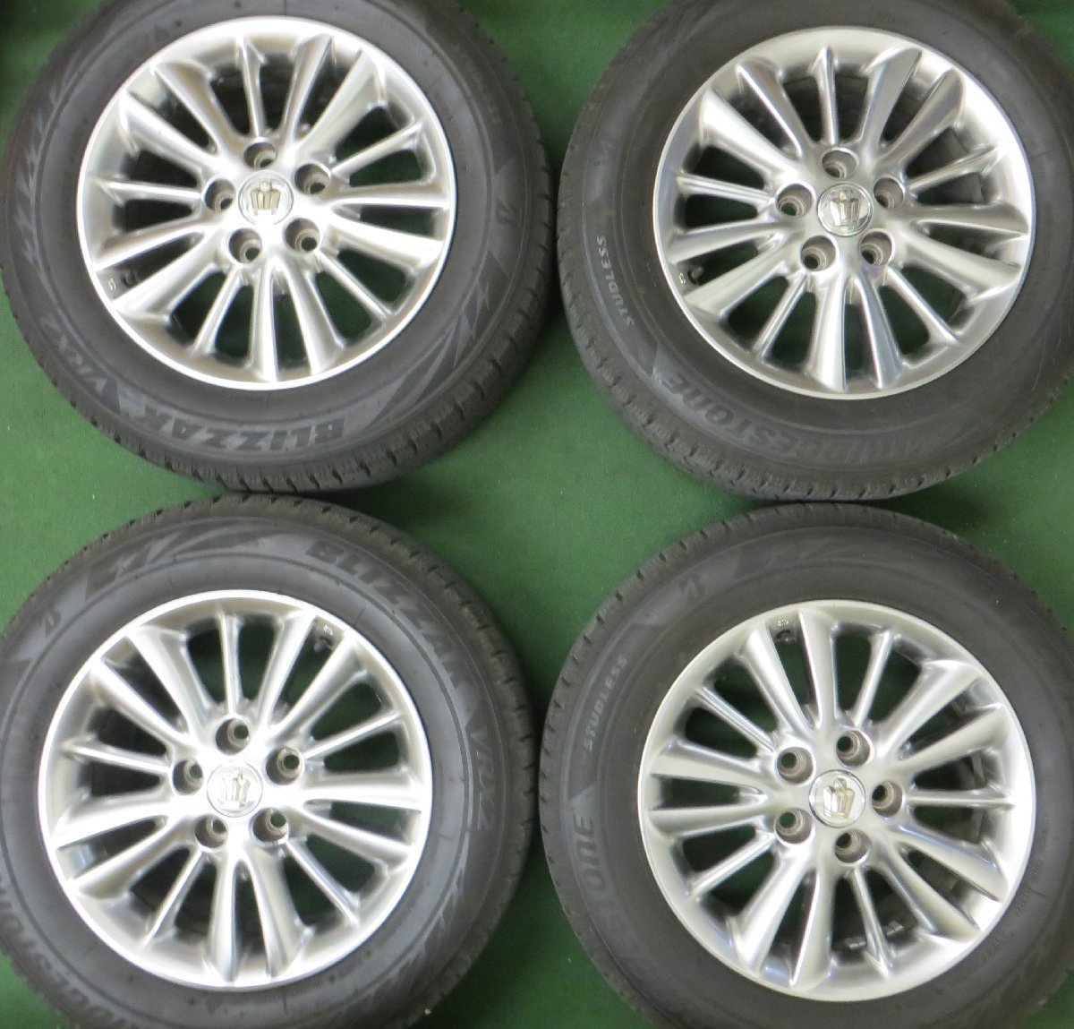 21年製ブリヂストン215/60R16 クラウン純正ホイール16×7J+50-