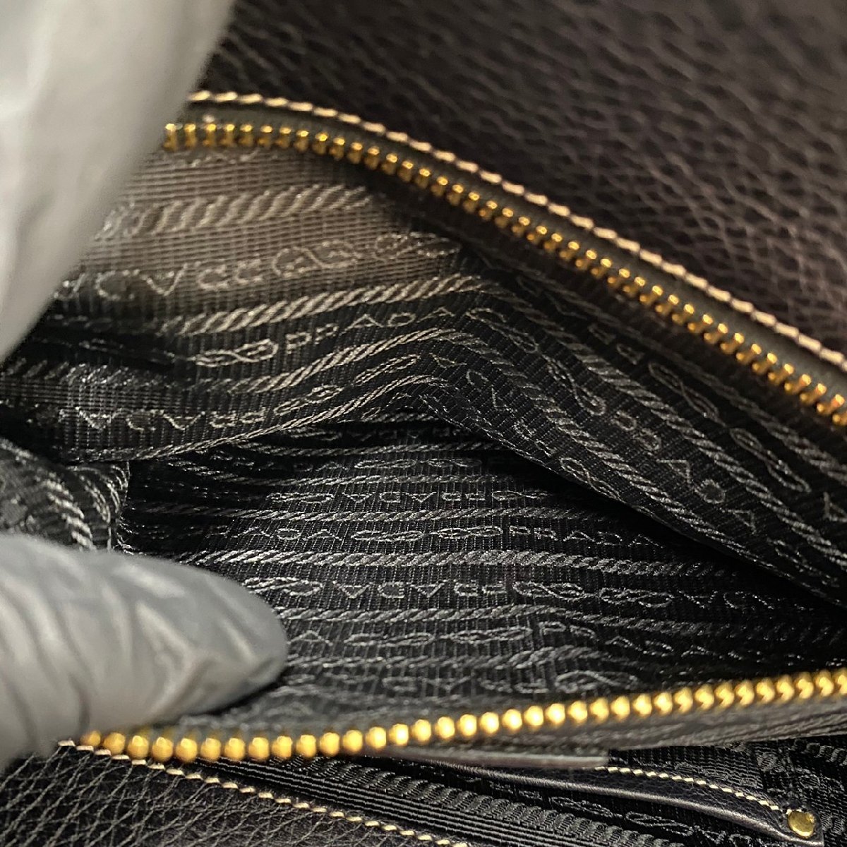 極 美品 カード付 PRADA プラダ ロゴ 金具 ナイロン レザー 本革