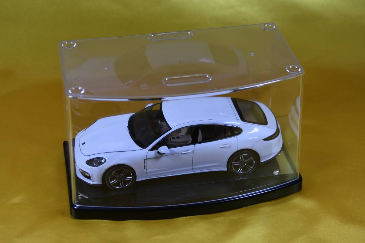 * interior . how? * Germany Revell 1/24 Porsche Panamera TURBO one-off finished model 
