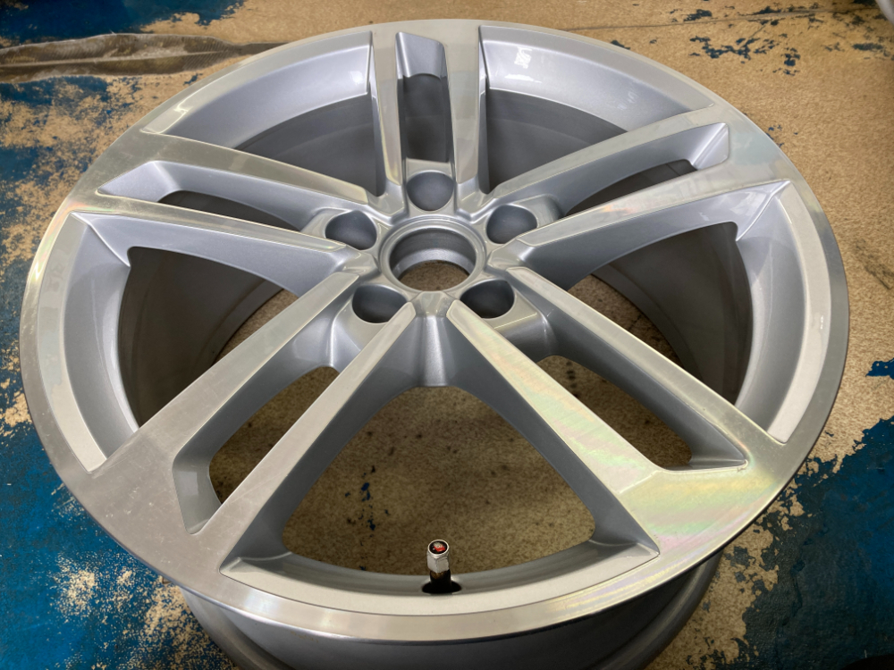 きれい 美品 センターキャップなし☆アウディ AUDI TTクーペ純正 18X8