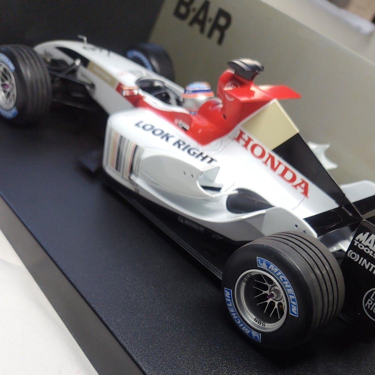 ミニカー 1/18 ミニチャンプス  B.A.R HONDA 006 T.SATO #10