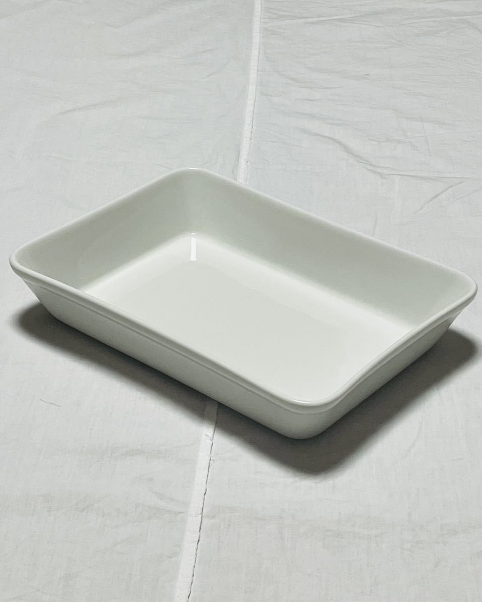 【国産高級白磁】白無地の25.5㎝×18.5㎝×4.5㎝のグラタン皿、パイ皿 スクエアプレート オーブントレーの画像1
