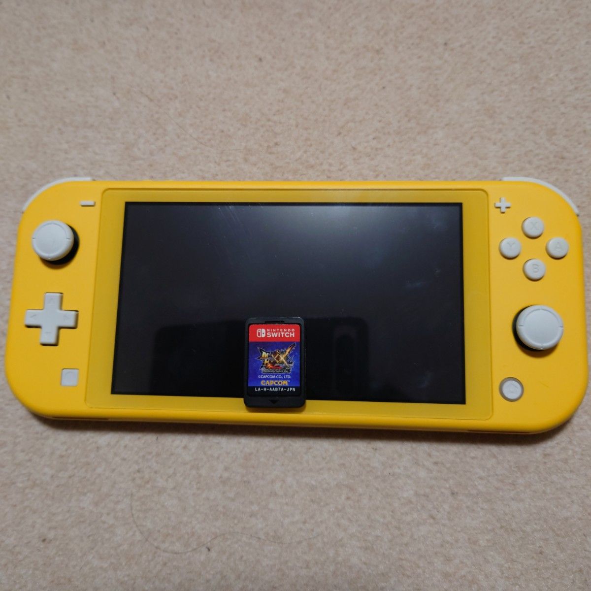 Nintendo Switch イエロー モンハン ソフト付き ニンテンドースイッチライト