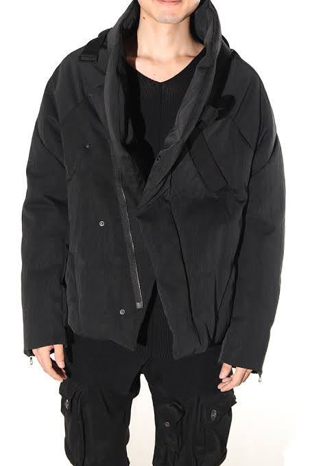 即 JULIUS ユリウス ハイネックダウンブルゾン 797BLM1 BLACK サイズ4 ...