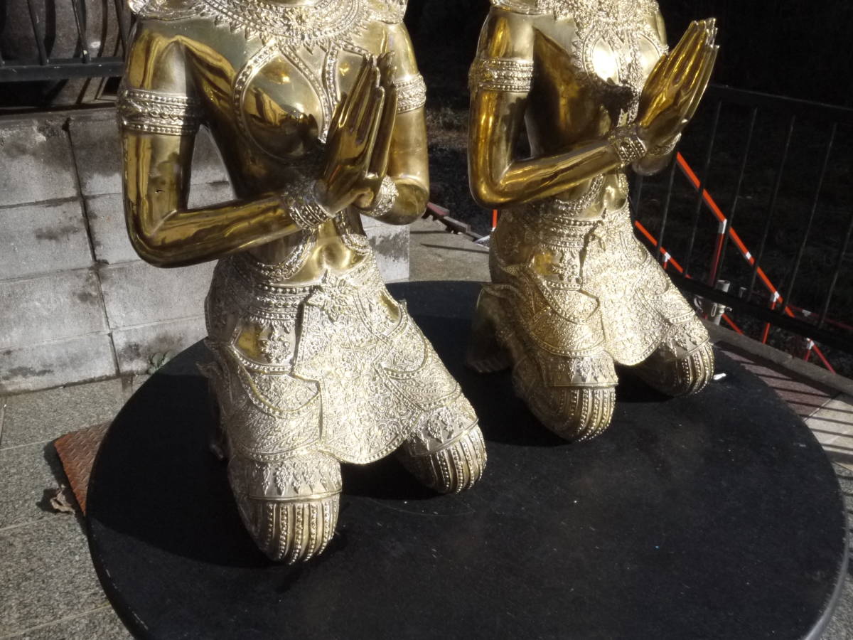 【A30114】タイ・ テッパノム の菩薩像 一対 彫像 アユタヤ王国 上座部仏教 出家 寺院 金属工芸 銅製？高さ75cm 重さ10.3kg_画像4