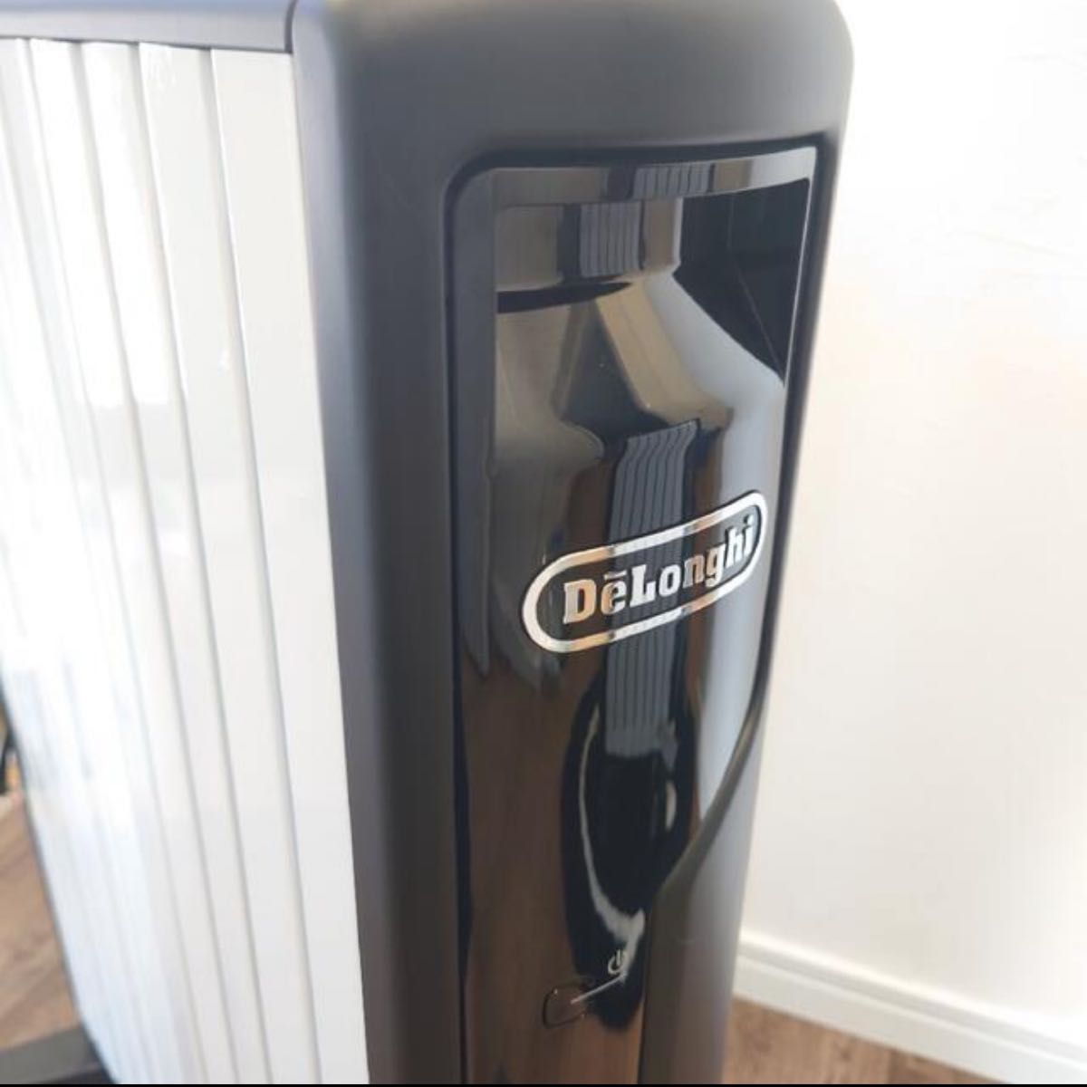 即日配送○超美品○上位機種DeLonghi デロンギオイルヒーターMDH15-BK