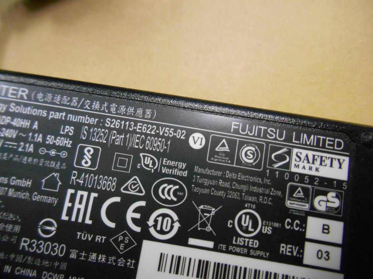 FUJITSU AC adapter ADP-40HH A 19V=2.1A outer diameter 5.5 inside diameter 2.6 (20