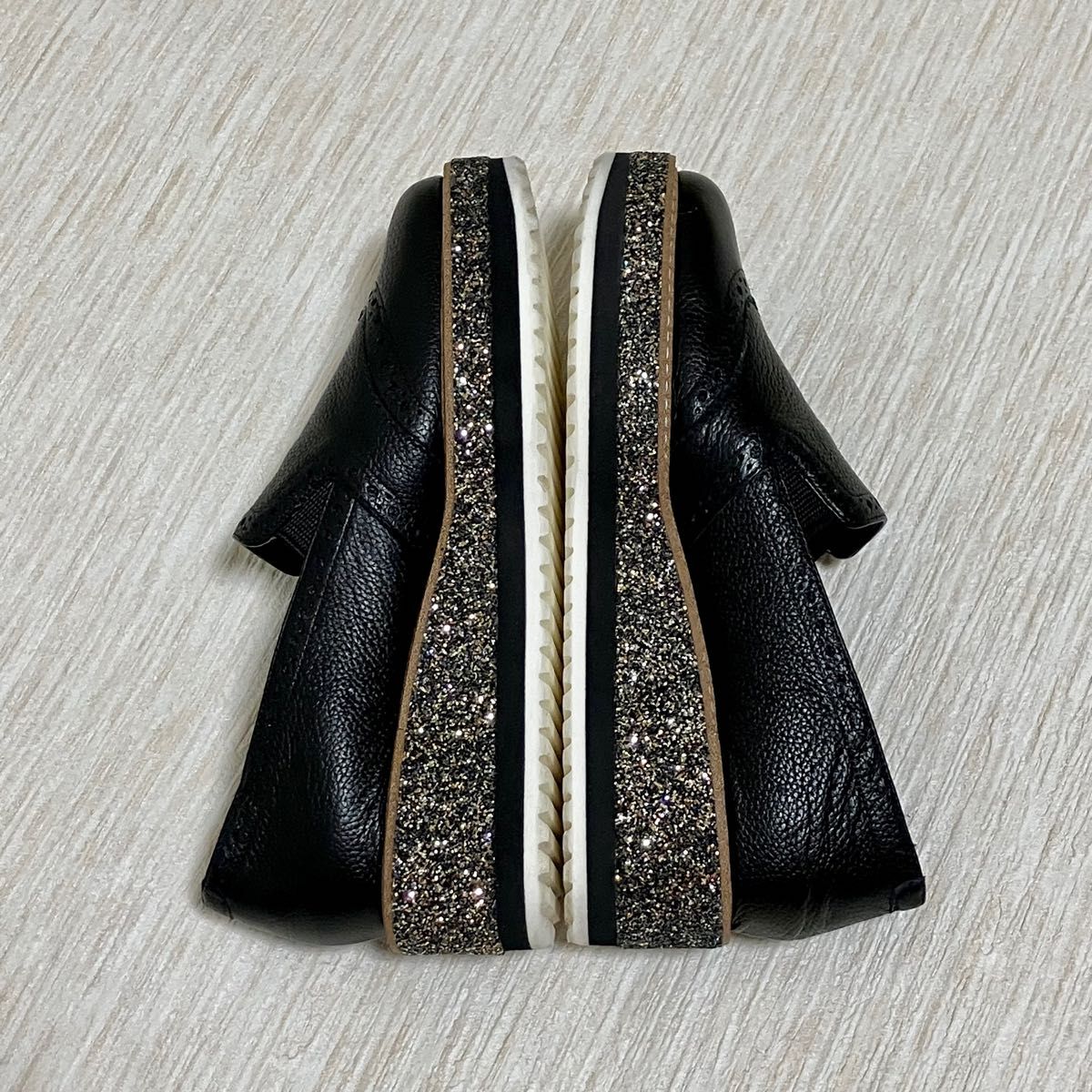 美品】ダイアナ 厚底 ローファー スニーカー 23 5 グリッター 美品】ダイアナ 厚底 ローファー スニーカー 23 5 グリッター