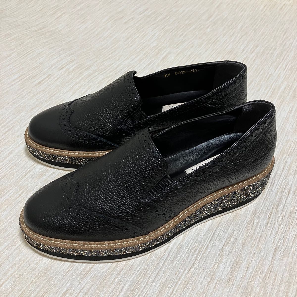 美品】ダイアナ 厚底 ローファー スニーカー 23 5 グリッター 美品】ダイアナ 厚底 ローファー スニーカー 23 5 グリッター