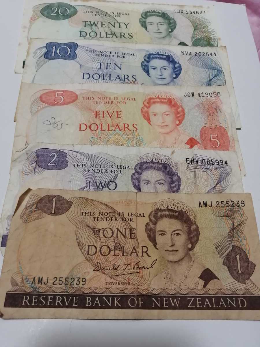 ニュージーランド旧紙幣5枚20ドル 10ドル 5ドル 2ドル 1ドル稀少　同梱可_画像1