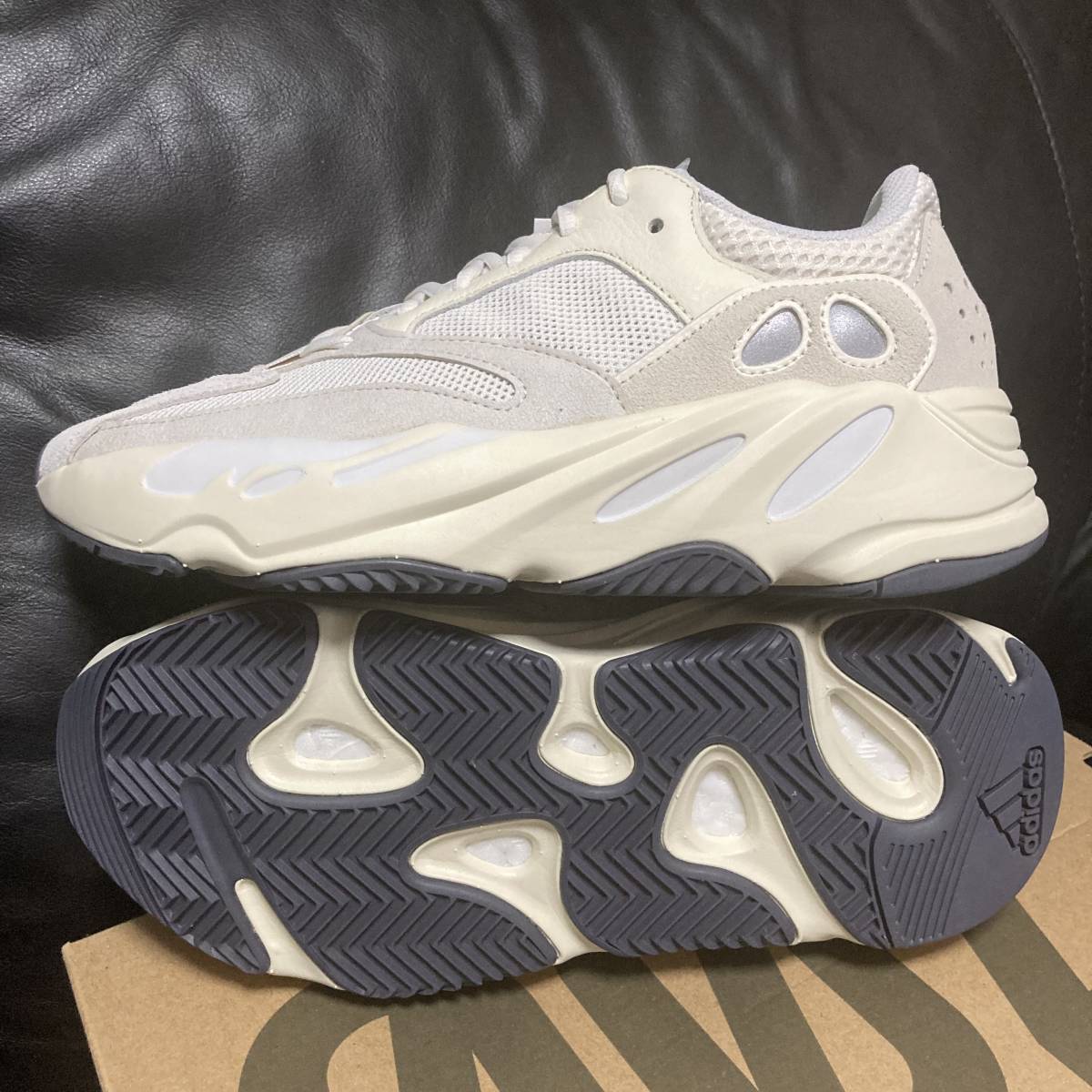 メンズ】 adidas - 新品 未使用 Adidas Yeezy Boost 700 27cmの通販 by