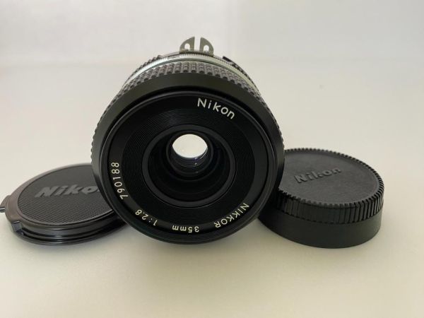 美品 Nikon Ai NIKKOR 35mm F2.8 MF レンズ_画像1