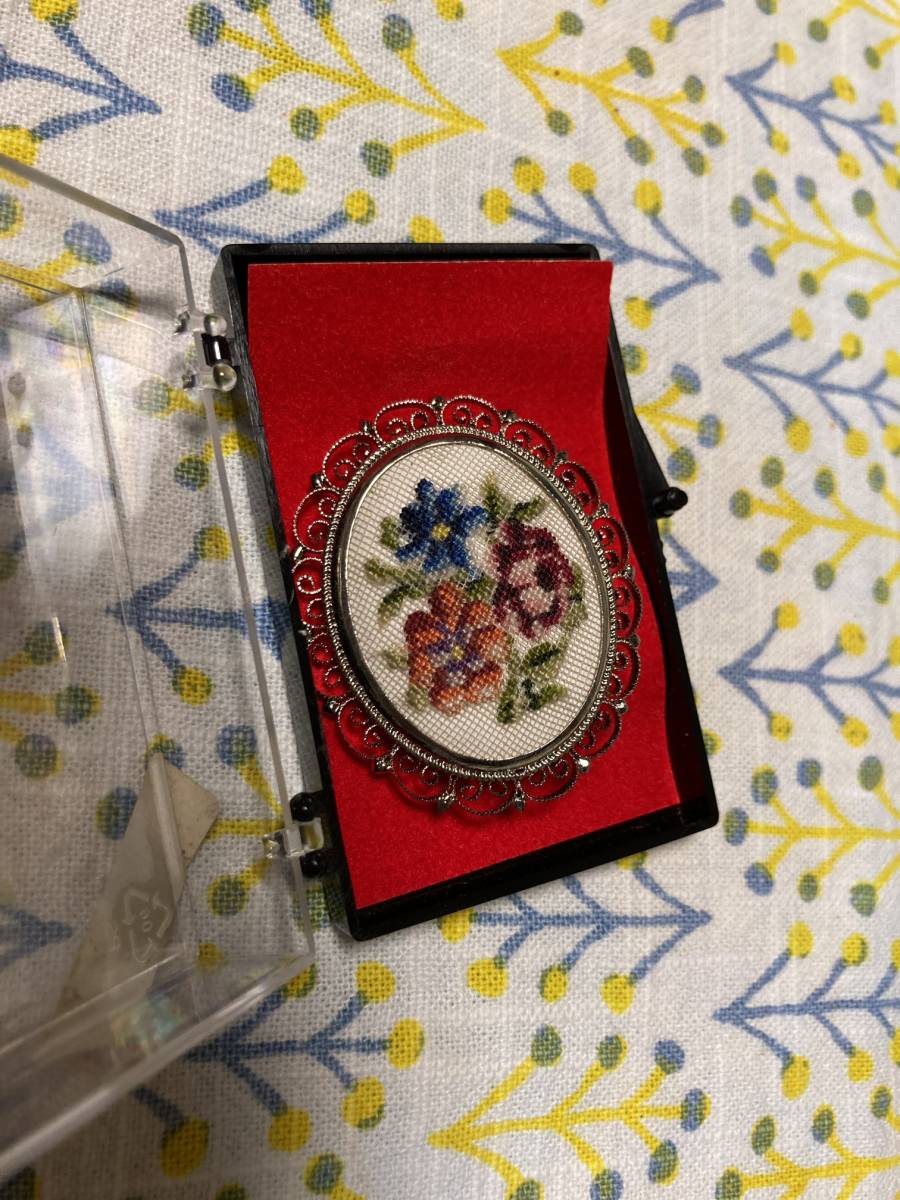 Petit Point プチポアン ハンドメイド 薔薇 刺繍 ブローチ www