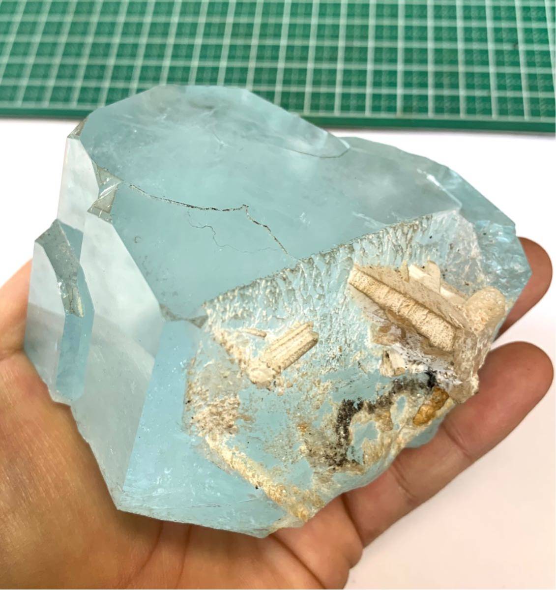 天然アクアマリン 見事な巨大結晶 3000ct超 | normanhubbard.com