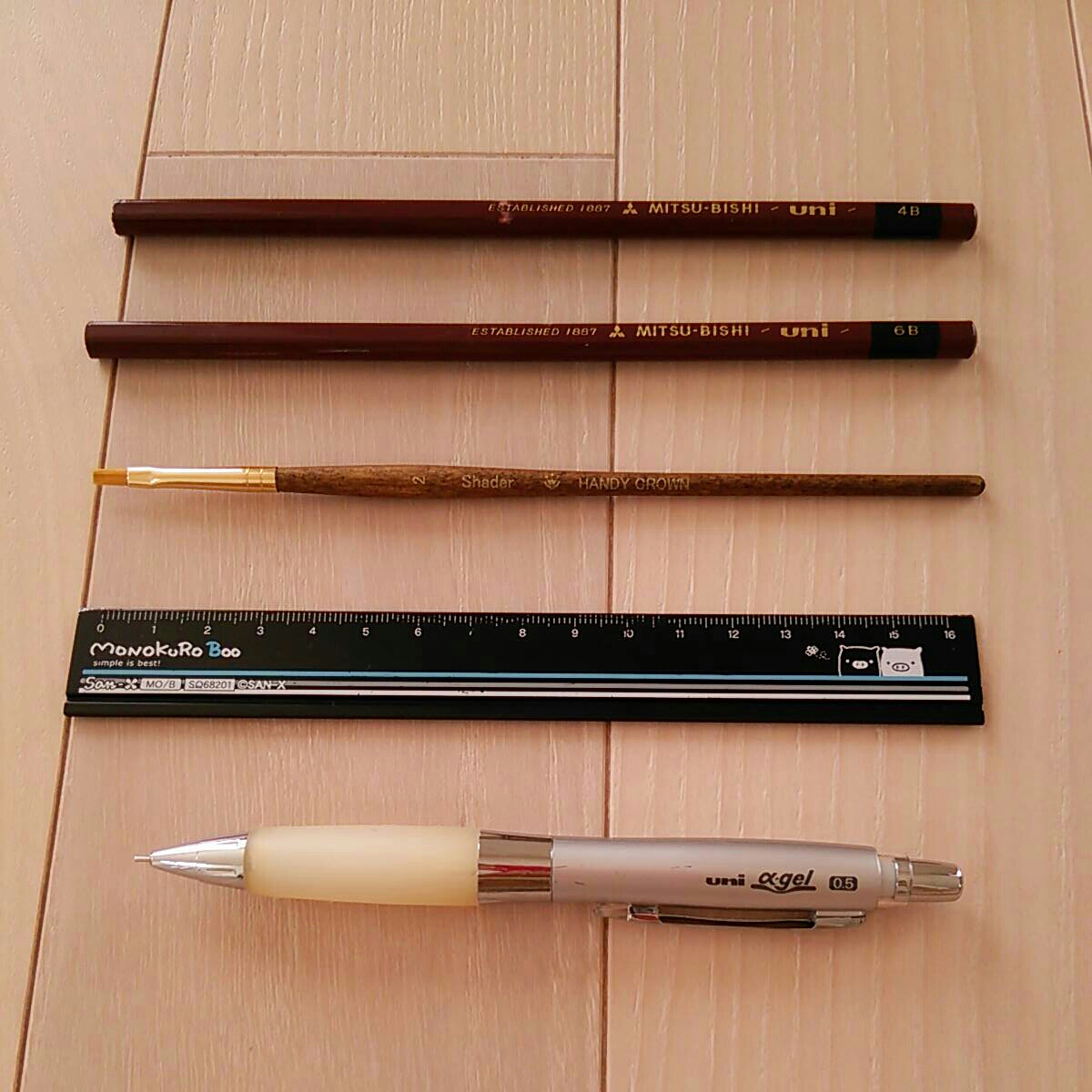 画材 文房具 いろいろセット☆UNI 4B 6B鉛筆、HANDY CROWN Shader2筆、ものさし、UNI α-gel 0.5_画像1
