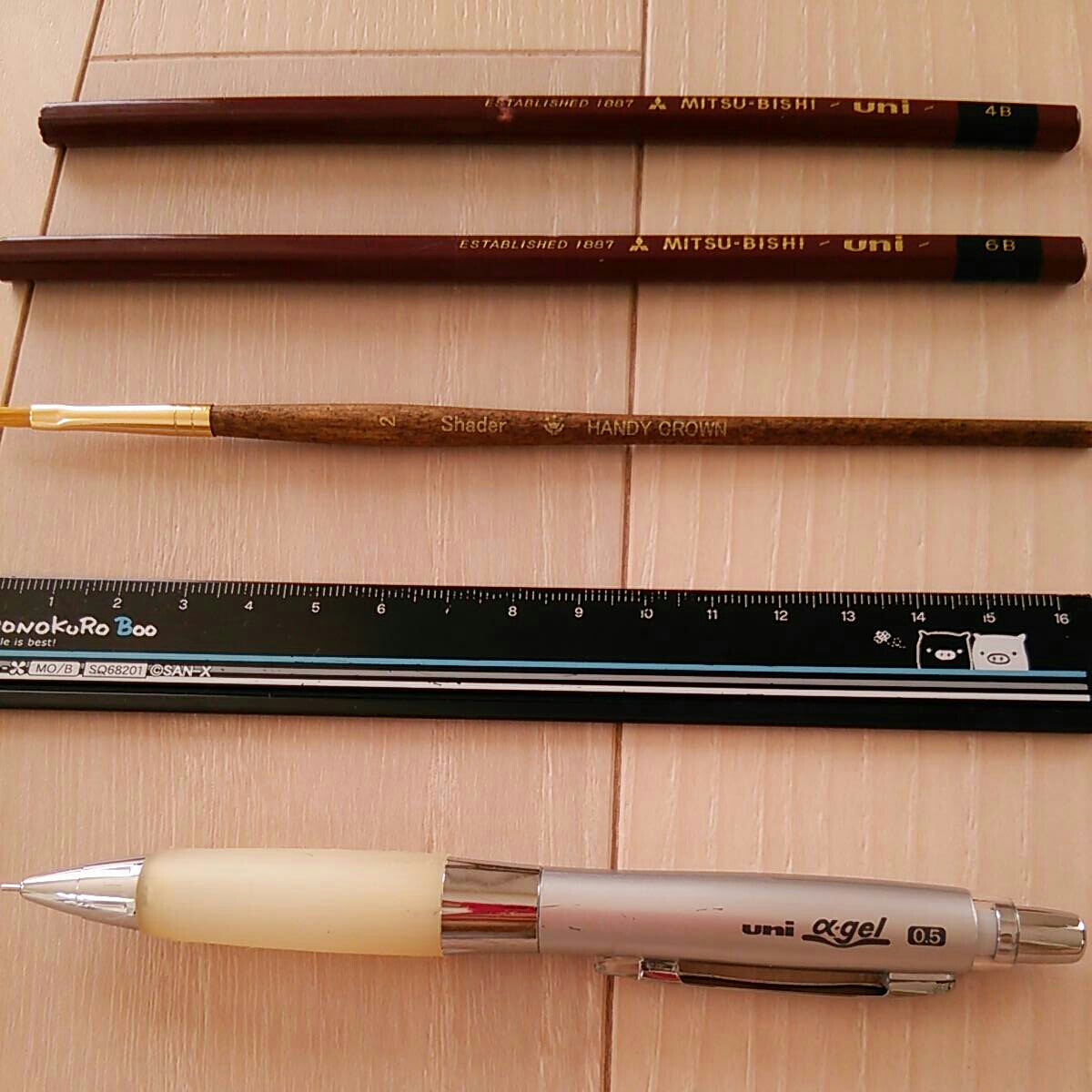 画材 文房具 いろいろセット☆UNI 4B 6B鉛筆、HANDY CROWN Shader2筆、ものさし、UNI α-gel 0.5_画像3