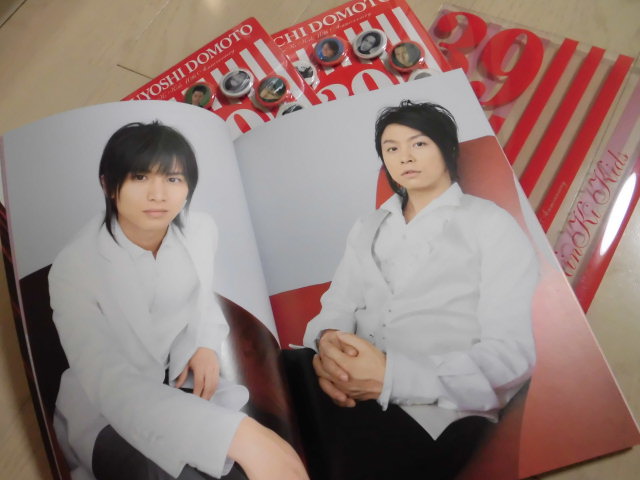 KinKi Kids★10周年記念★2007-2008『10th Anniversary 39 very much』パンフレット/缶バッジセット 3点セット ★堂本光一/堂本剛★グッズ_画像2