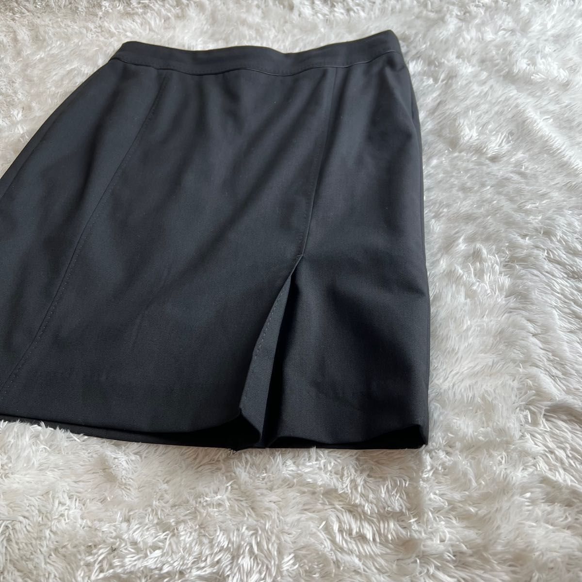 INDIVI  スカートスーツ　テーラード　シルク混　上下サイズ違　ブラック
