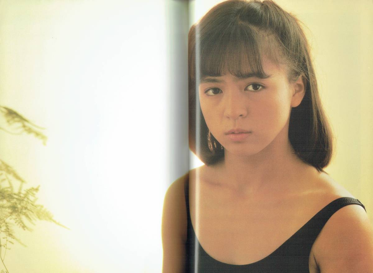 英知ムックNO.7　伊藤麻衣子写真集　好きです・・・。　撮影 野村誠一　1983年　麻衣子のナマ写真付き_画像4