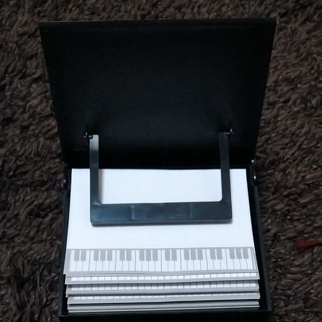 ピアノ柄メモ帳　鍵盤